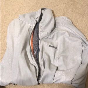 Bench light windbreaker